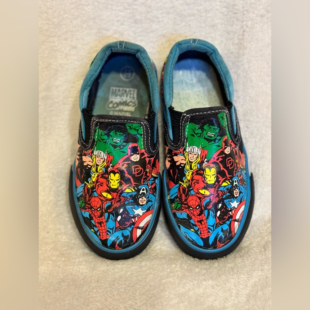 MARVEL Comics 11T Slip On Shoes